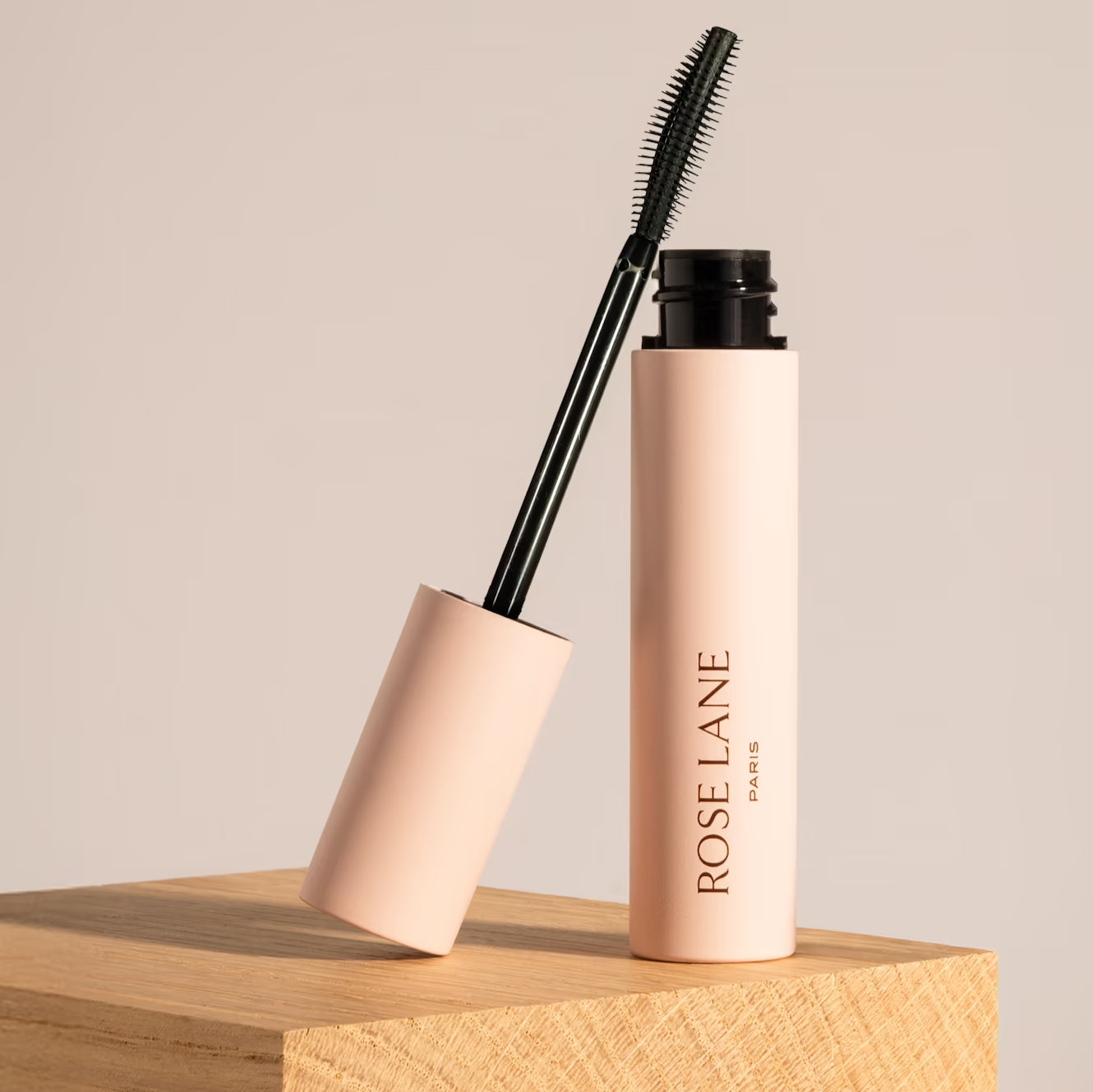 Mascara naturel clean Noir Profond fabriqué en France, produit exceptionnel par Rose Lane Paris