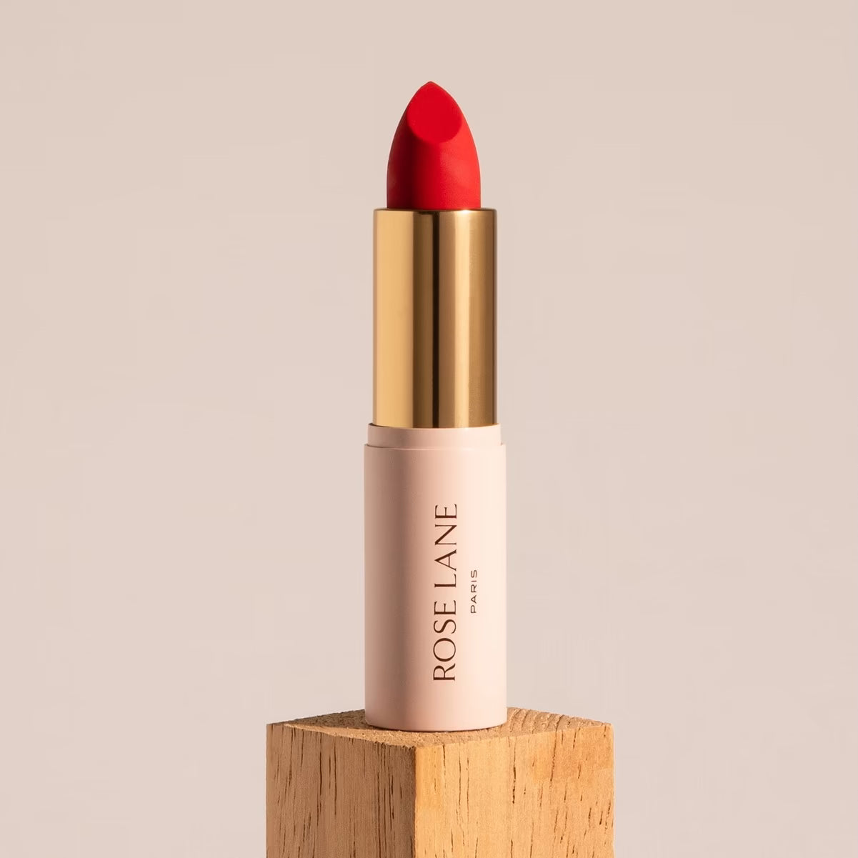 Rouge à lèvres naturel fabriqué en France, Rouge Rendez-vous, Rose Lane Paris.